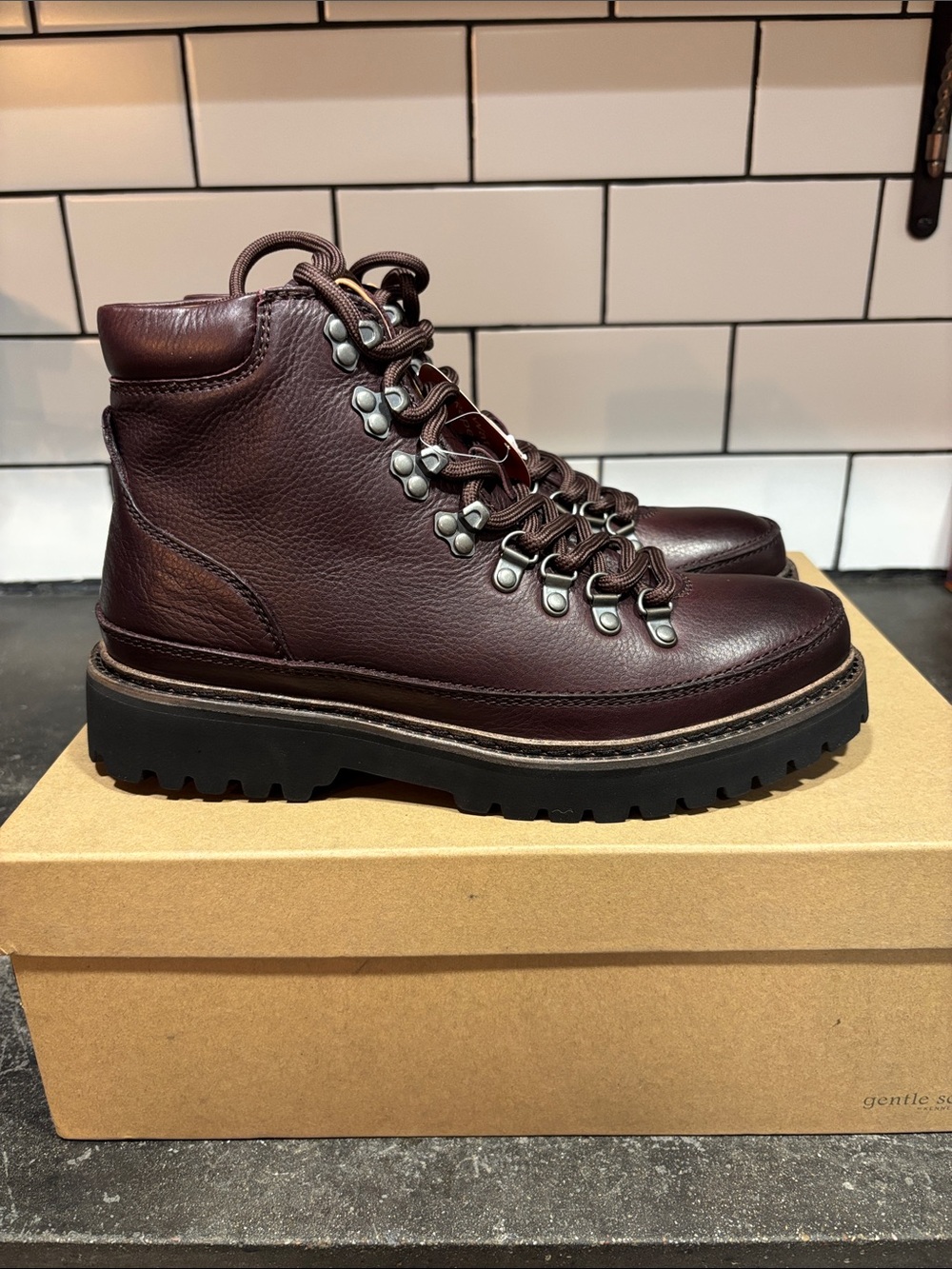 Gentle Souls by Kenneth Cole Donovan Lug Hiker Boots Dark Burgundy Women’s 8